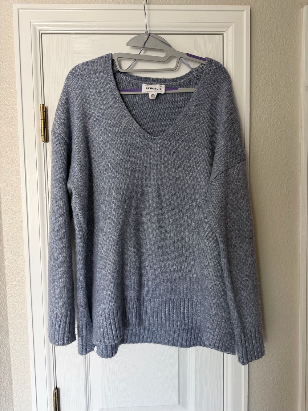 Relaxed V-Neck Sweater in Heather Blue